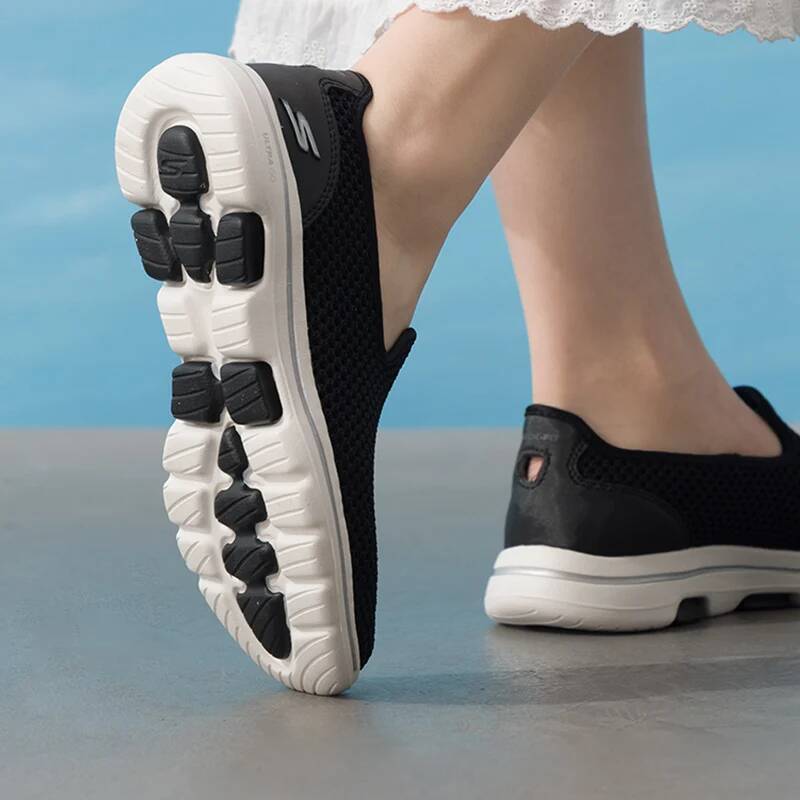 Women Shoes Skechers - Женские слипоны Skechers 124163-Bkw Go Walk